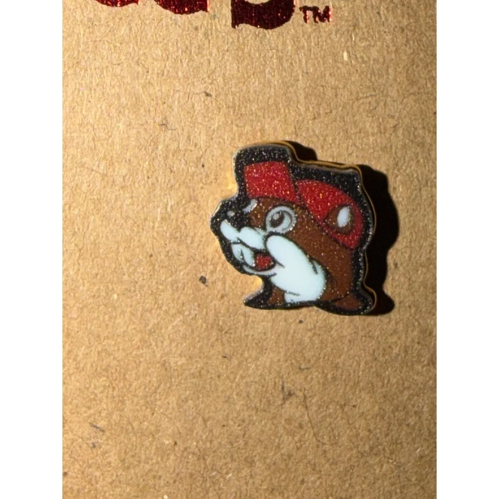 Buc-ee's‎ Beaver Mascot Stud Earrings Red Hat Glitter Enamel Texas Road Trip Fan